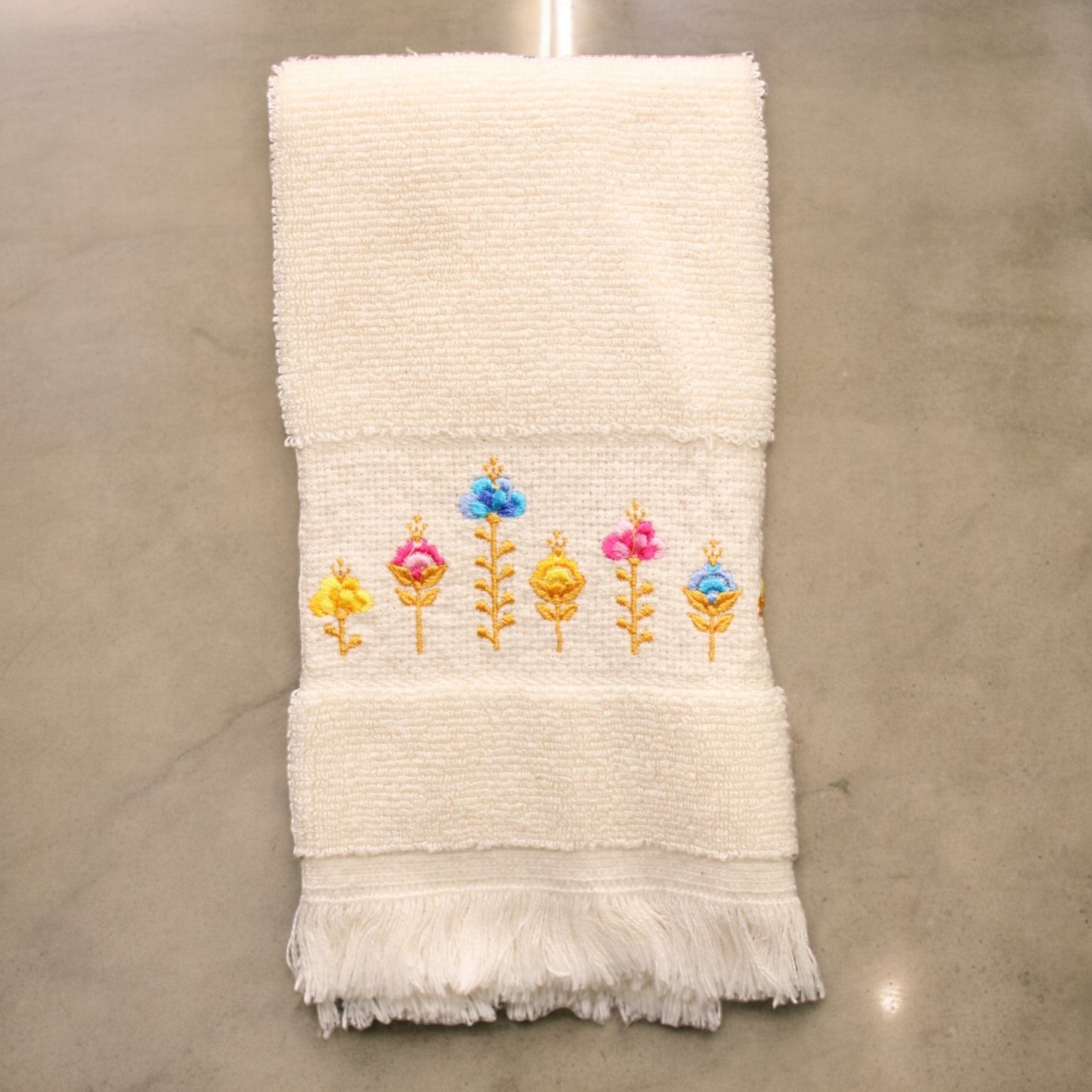 Guest towel, Embroidered, floral border